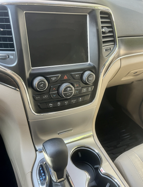 Photo 4 of 4 of 2017 Jeep Grand Cherokee Limited